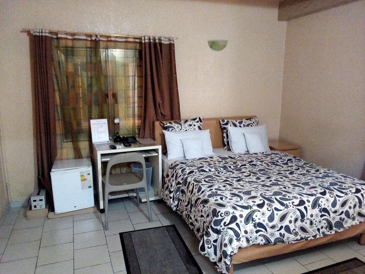 Hotel Saint Thomas Lomé Eksteriør bilde
