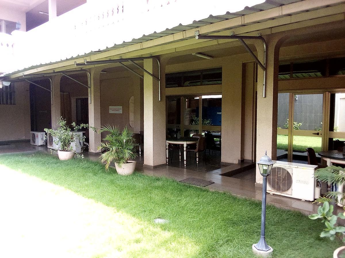 Hotel Saint Thomas Lomé Eksteriør bilde